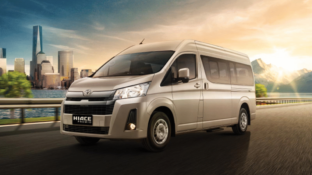 sewa hiace Jogja, rental hiace Yogyakarta, transportasi wisata Jogja, mobil hiace sewaan, armada hiace tour Jogja