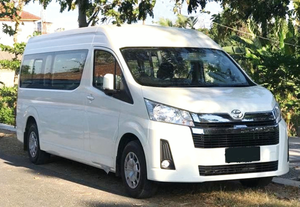 sewa hiace Jogja, rental hiace Yogyakarta, transportasi wisata Jogja, mobil hiace sewaan, armada hiace tour Jogja